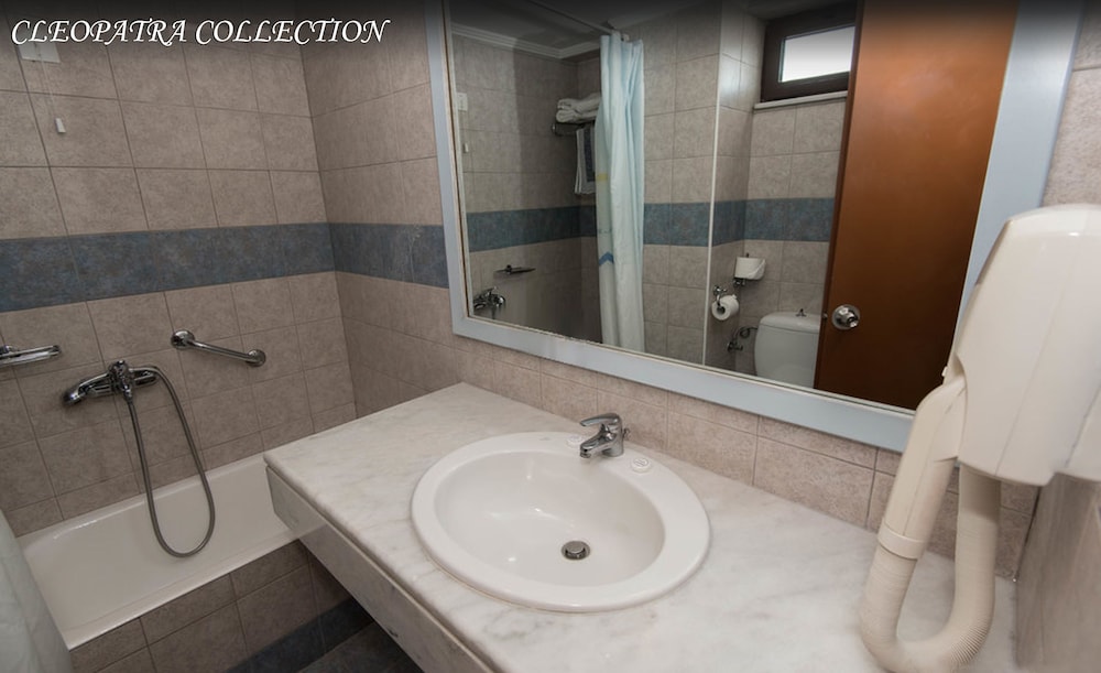 Standard Double or Twin Room, Balcony, Garden View photo 2