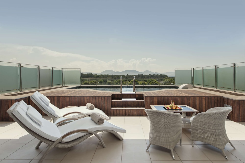 KING SUITE WITH SEA VIEW thumbnail 5
