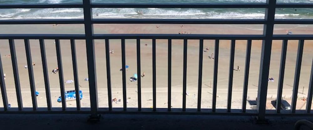 Condo, 2 Bedrooms, Balcony, Oceanfront (911 A&B)