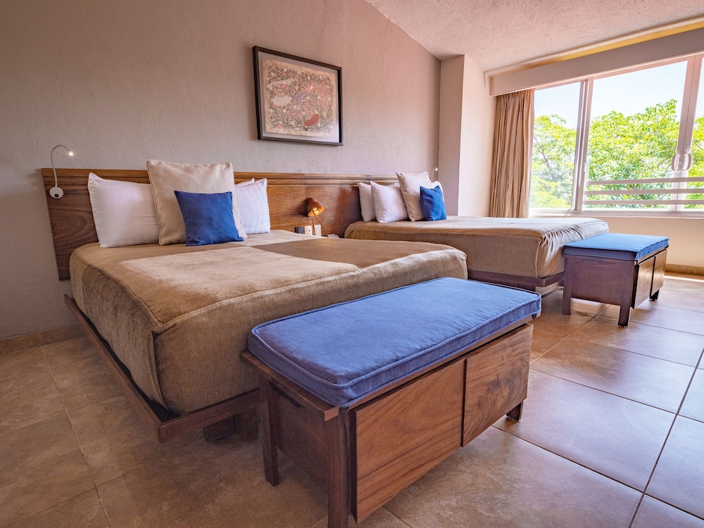 Deluxe Superior, 2 Beds - Photo 1