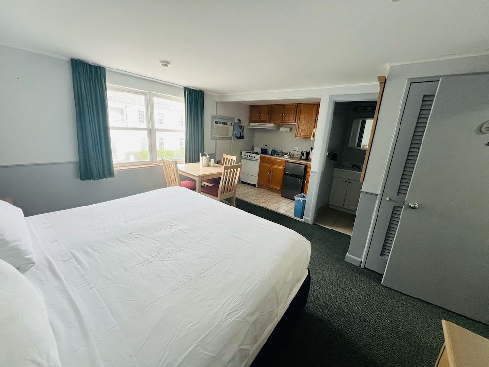 Deluxe Studio Suite, 1 King Bed