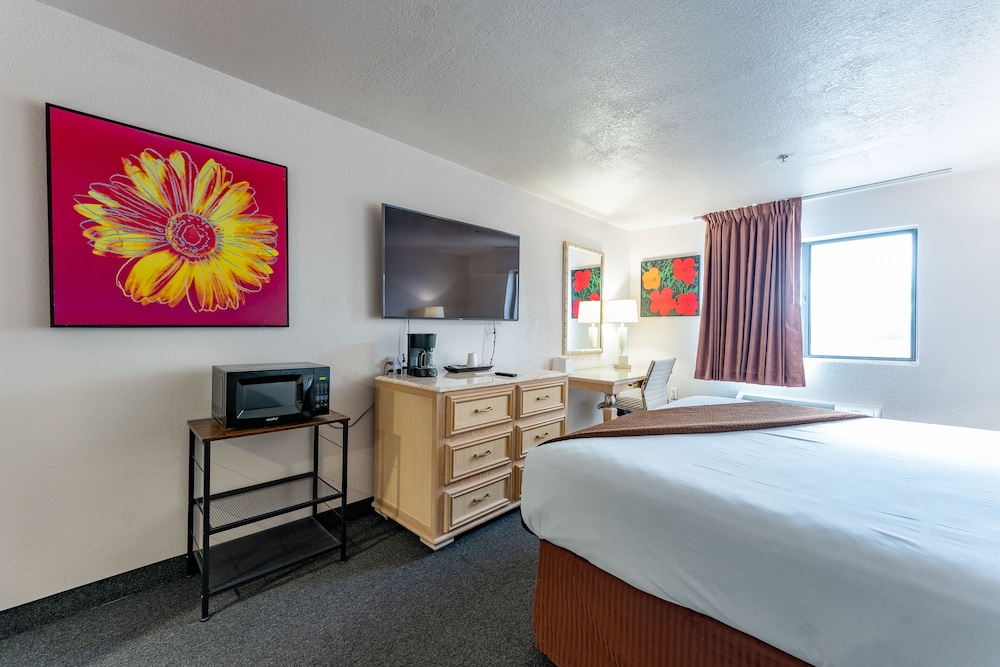 Business Suite - King, (Non Smoking) - Photo 1