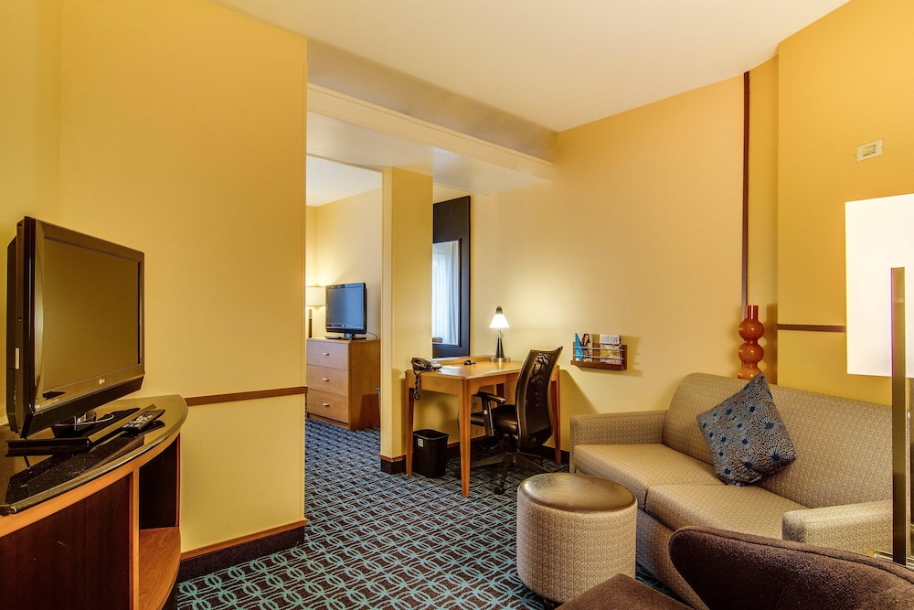 Executive Suite, 1 Bedroom - Photo 1