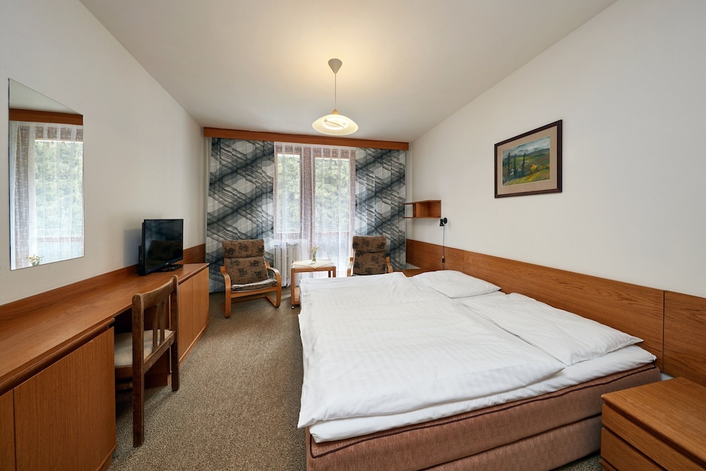 Two-Bedroom Apartment with Spa Package photo 1