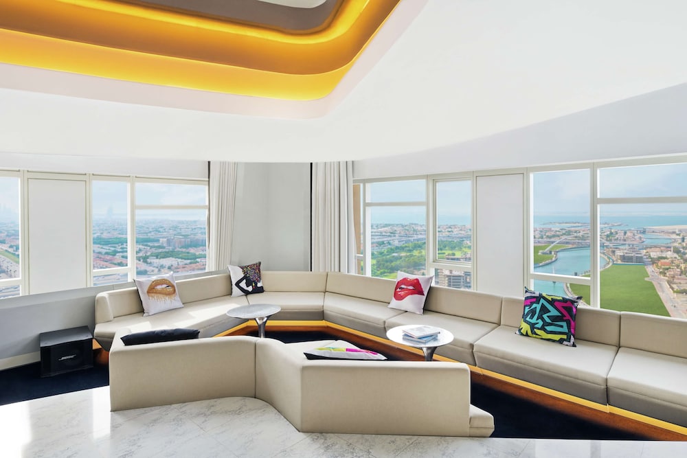 Sky Villa, 2 Bedrooms (1 King & 1 Round Bed) thumbnail 5