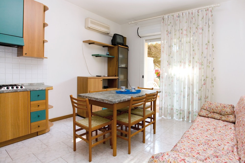 Apartment, 2 Bedrooms, Balcony, City View