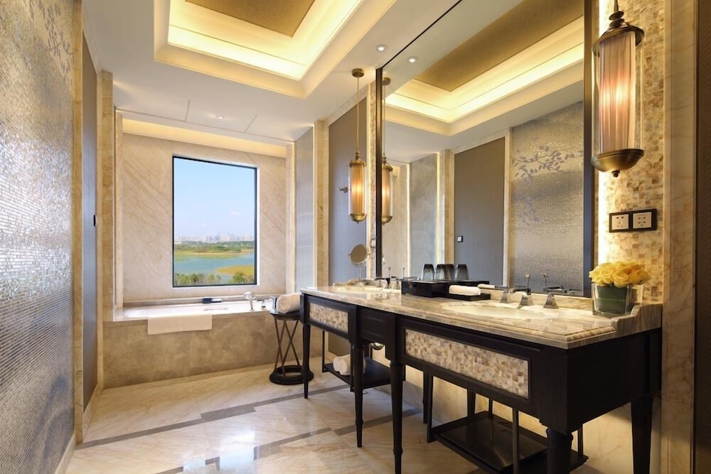 Deluxe Twin Room With Lake View photo 3