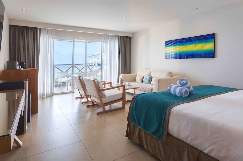 Suite, 1 King Bed, Ocean View (sunset Butler Suite)