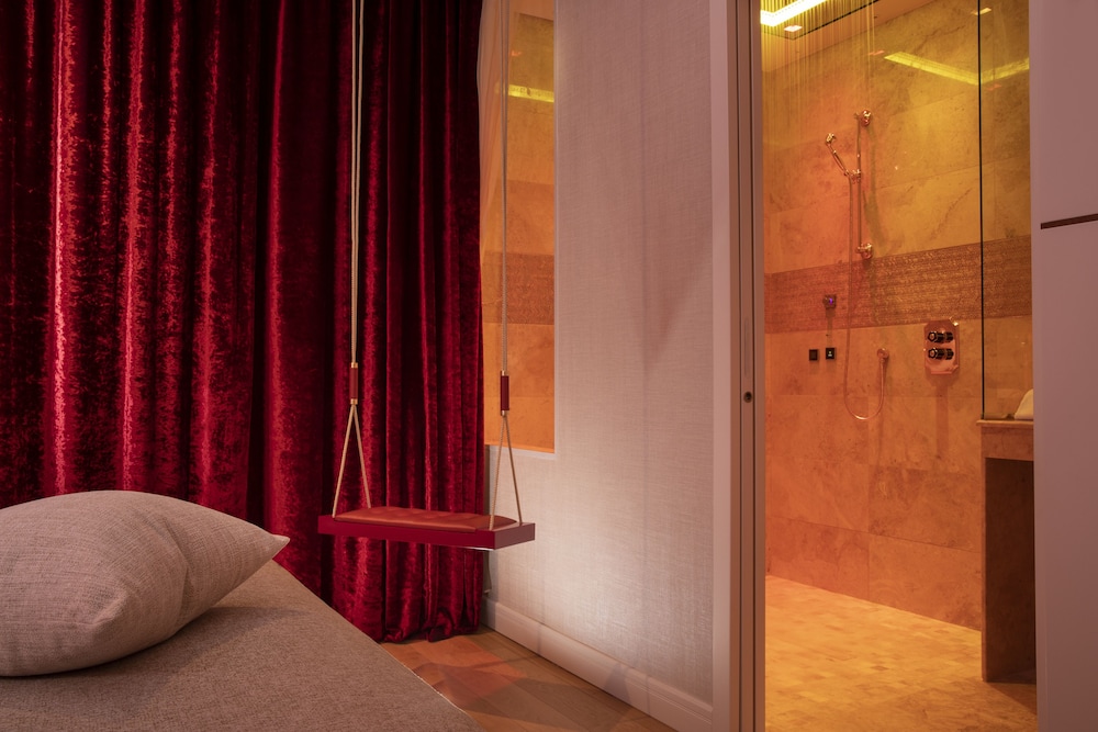 Executive Passion Room