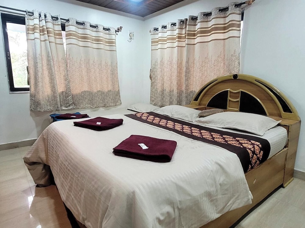 Triple Bed Non AC Room - Photo 6