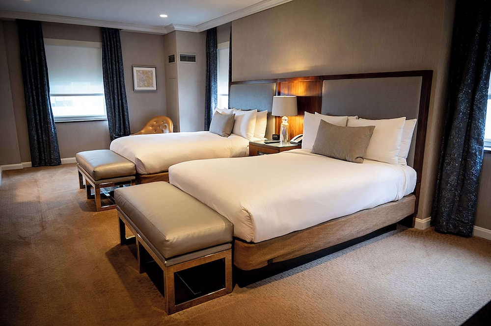 Suite, Multiple Beds, Lake View thumbnail 5