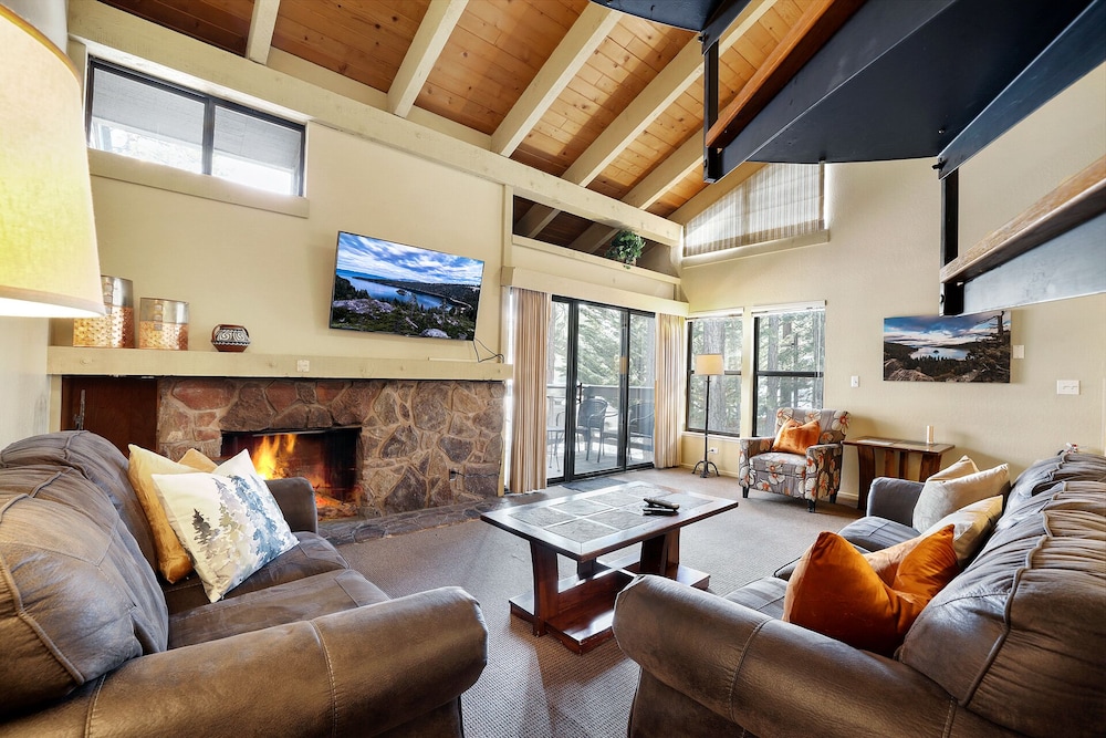 Condo, Multiple Beds, Balcony, Mountain View (Lakeland Sandy Beach Retreat) photo 1
