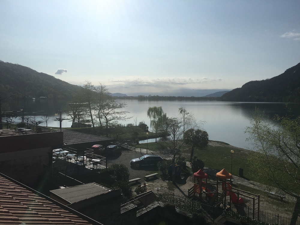 Apartment, 1 Bedroom, Kitchen, Lake View photo 3