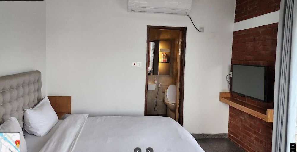 Deluxe Triple Room, City View