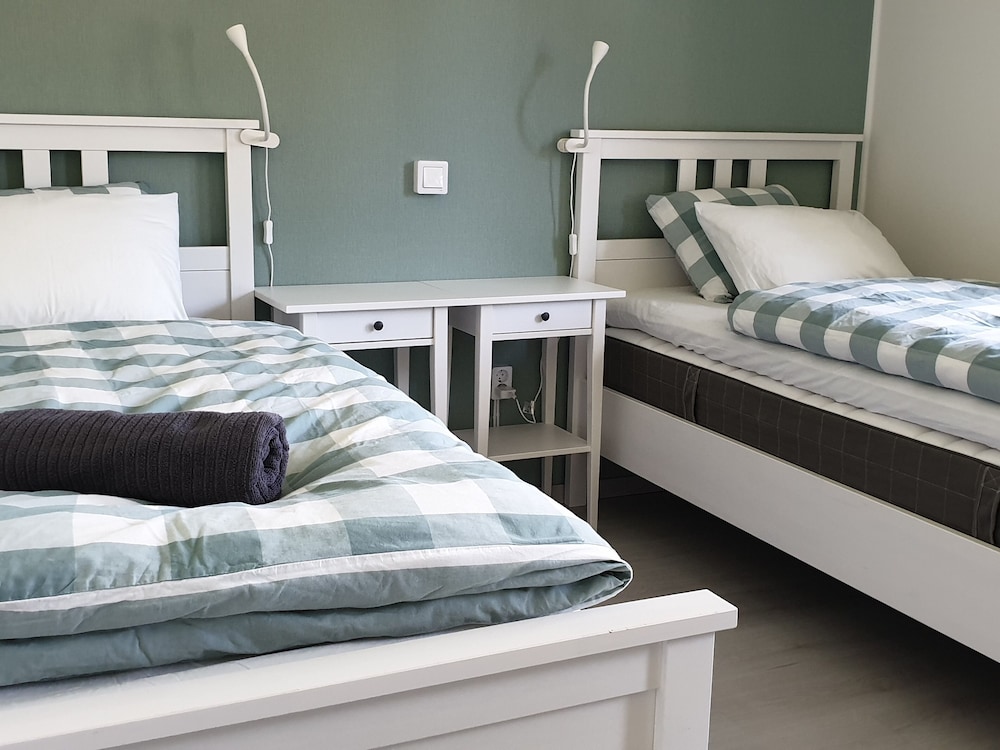 Standard Double Room, 2 Twin Beds, Lake View photo 1