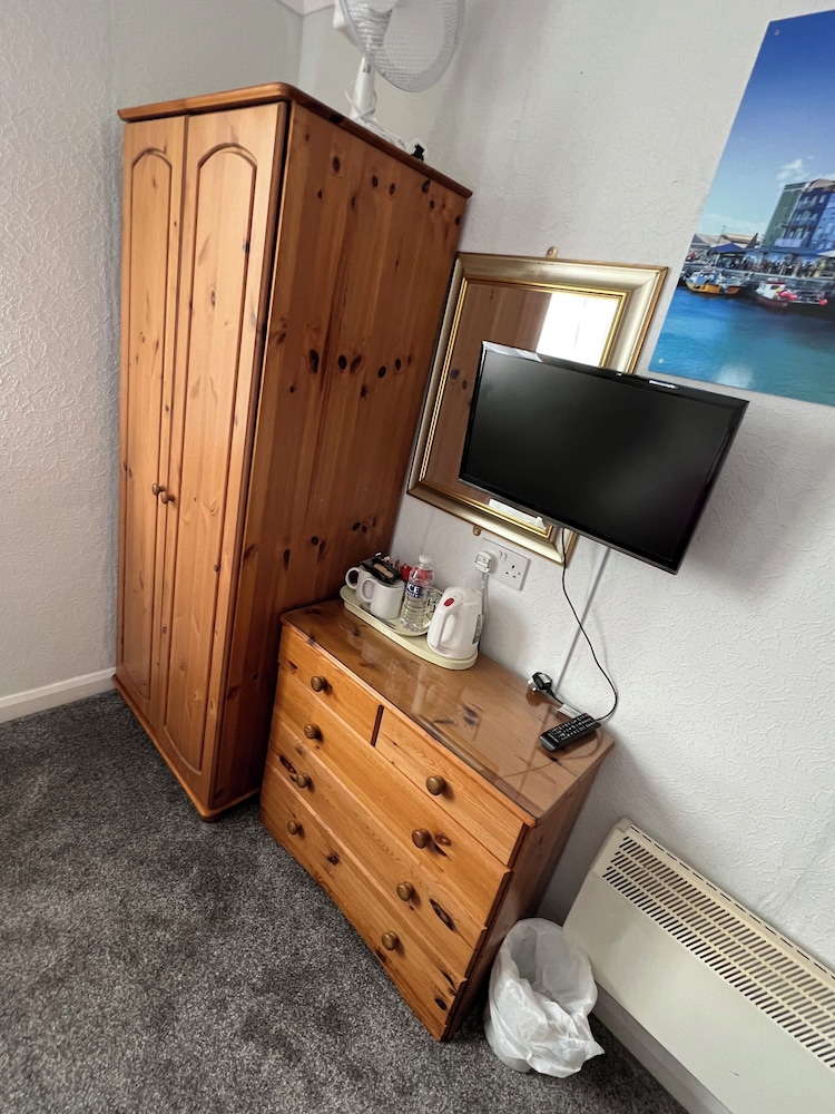 Double Room (19 - Room Only) photo 3