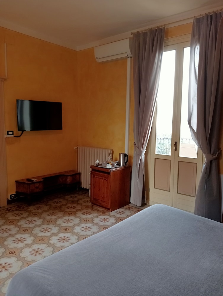 Superior Double Room, Multiple Beds, Terrace, Lake View (Ospiti) photo 3