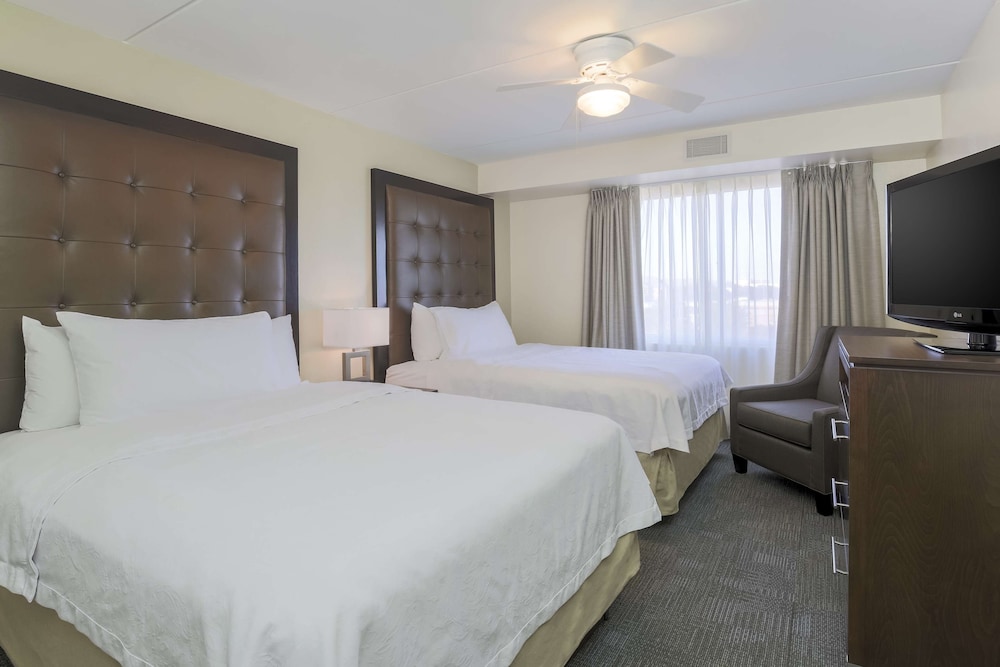 Suite, 1 King Bed, Accessible (Mobility & Hearing, Roll-in Shower) photo 1