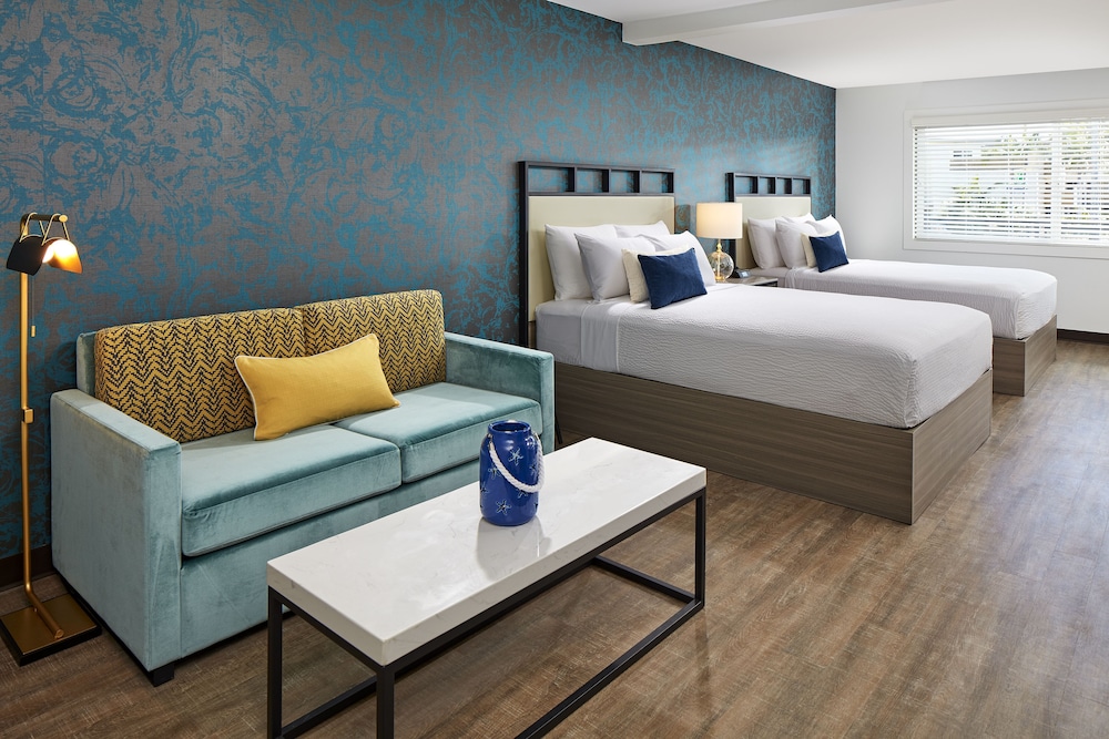 Room, Multiple Beds (Newly Remodeled) photo 1