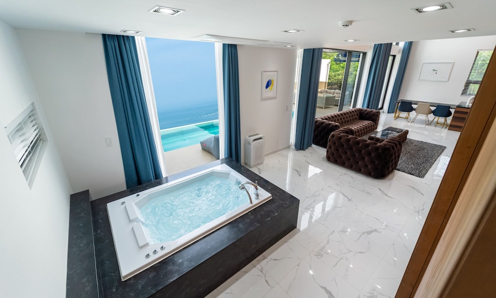 Penthouse Pool Villa - Photo 5