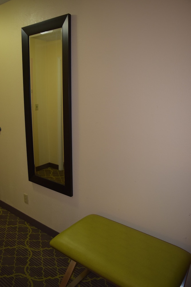 Standard Room, 2 Queen Beds, Non Smoking photo 2