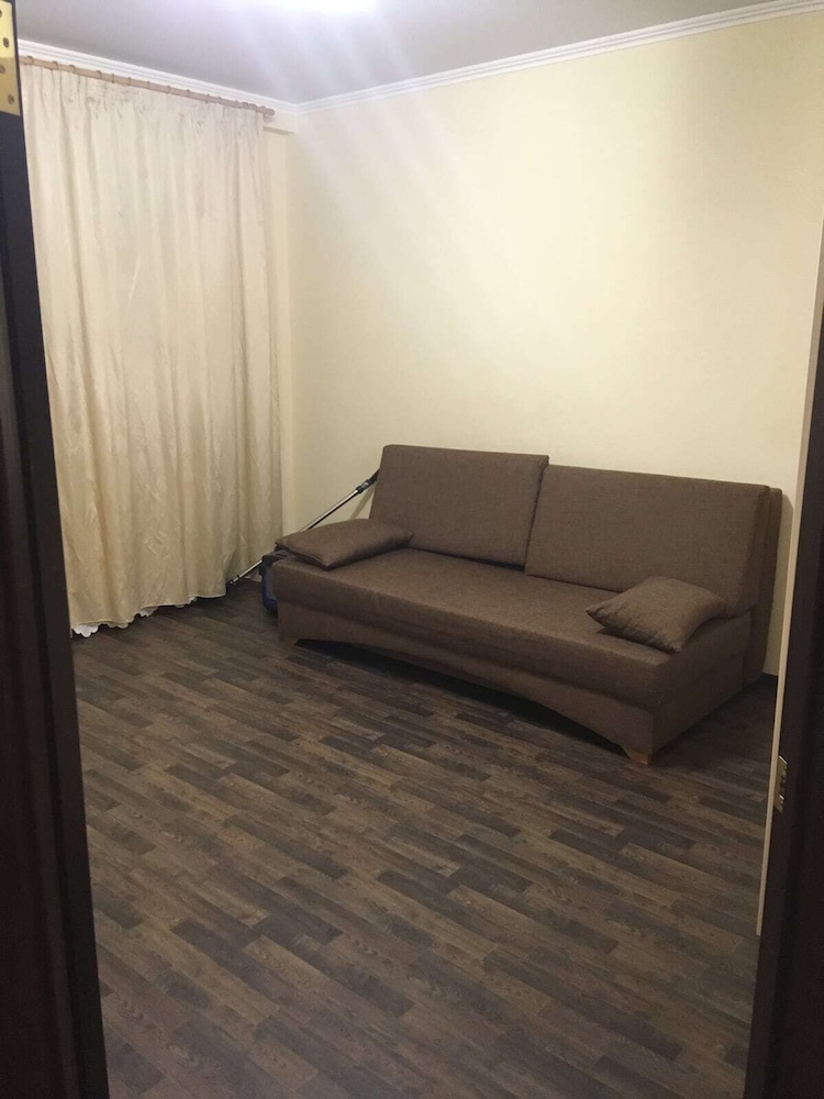 Basic Apartment photo 2