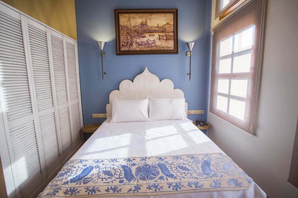 Deluxe Room (DLX7)