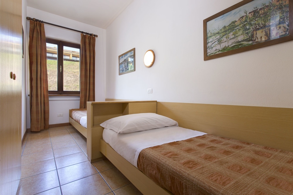 Apartment, 2 Bedrooms, Kitchenette, Lake View - Photo 9