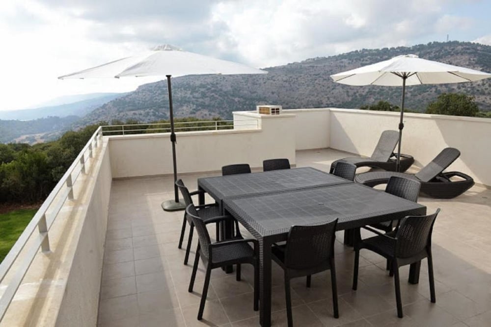 Suite, Balcony