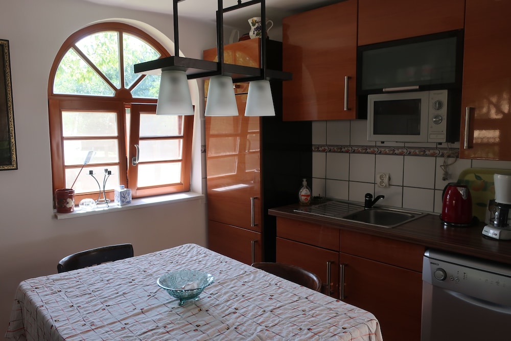 Executive House photo 3
