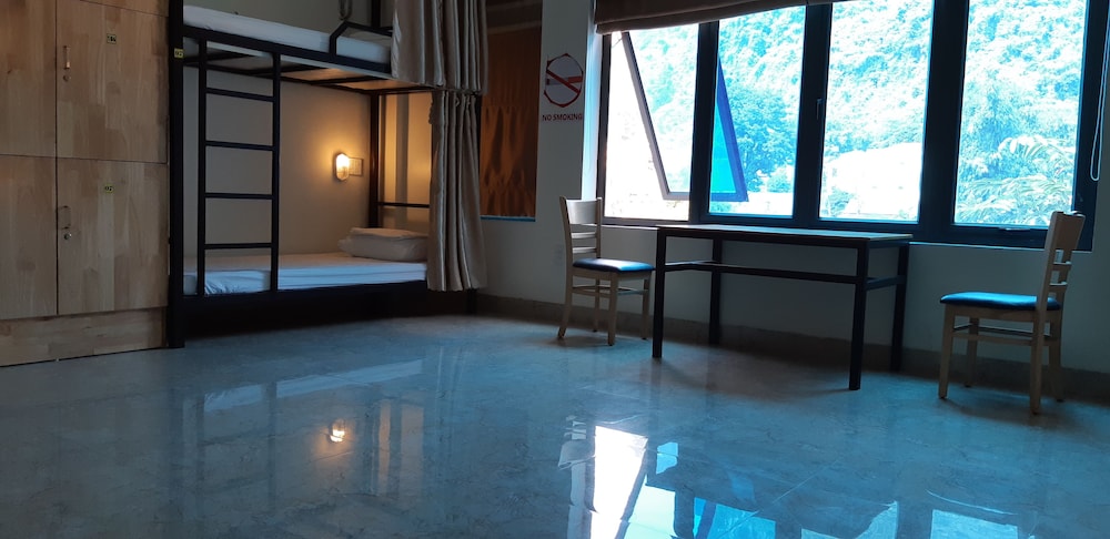 Bed in 10-Bed Mixed Dormitory photo 3