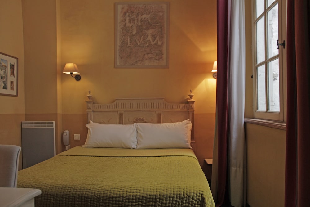 Standard Double Room - Photo 2