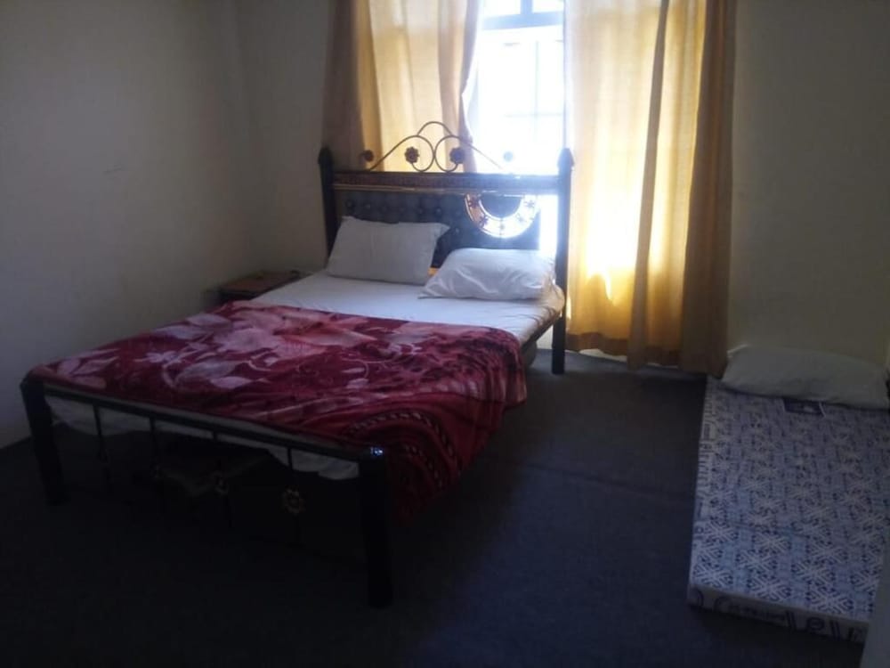 Standard Double Room - Photo 2