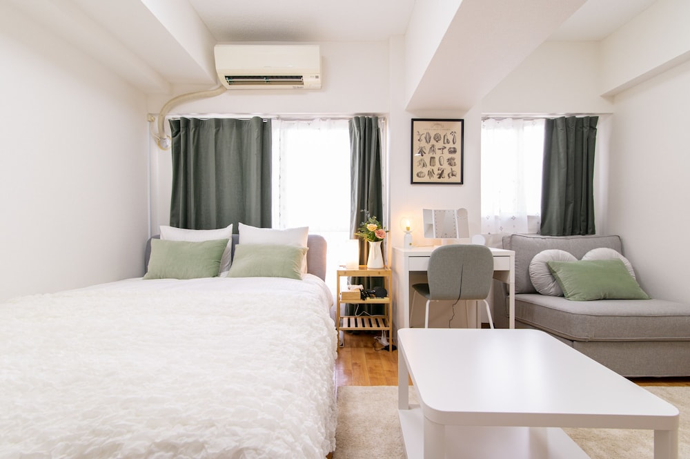 Basic Apartment photo 2