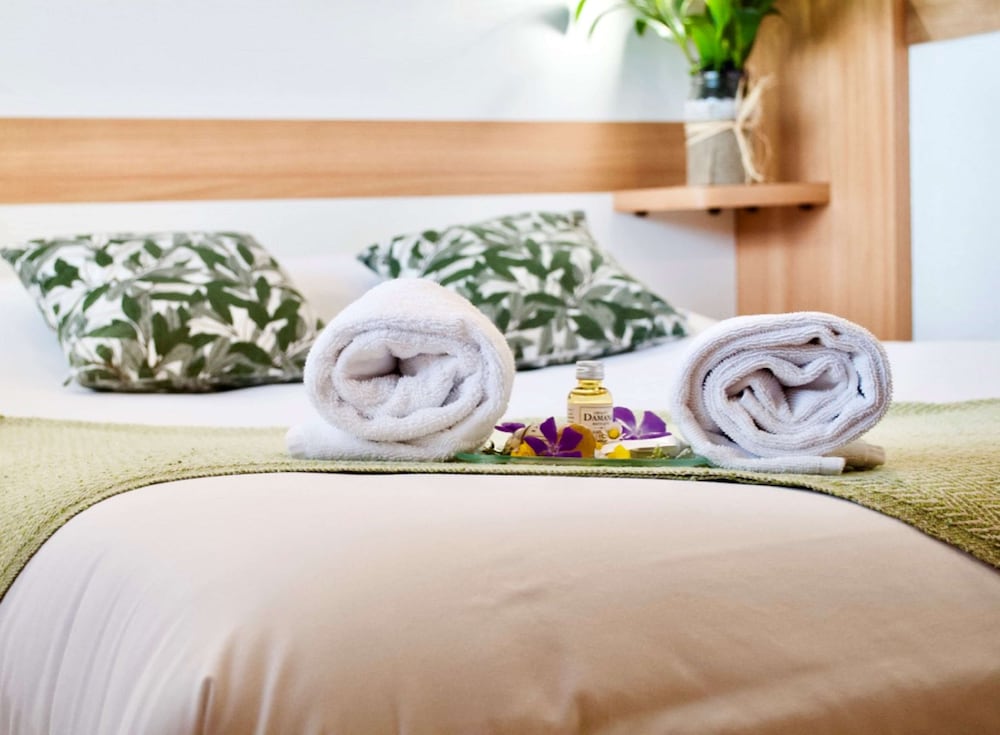 Standard Room, Multiple Beds - Photo 6
