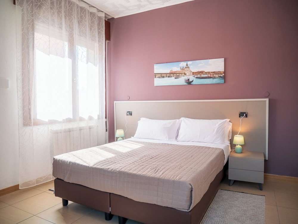 Classic Double or Twin Room, City View