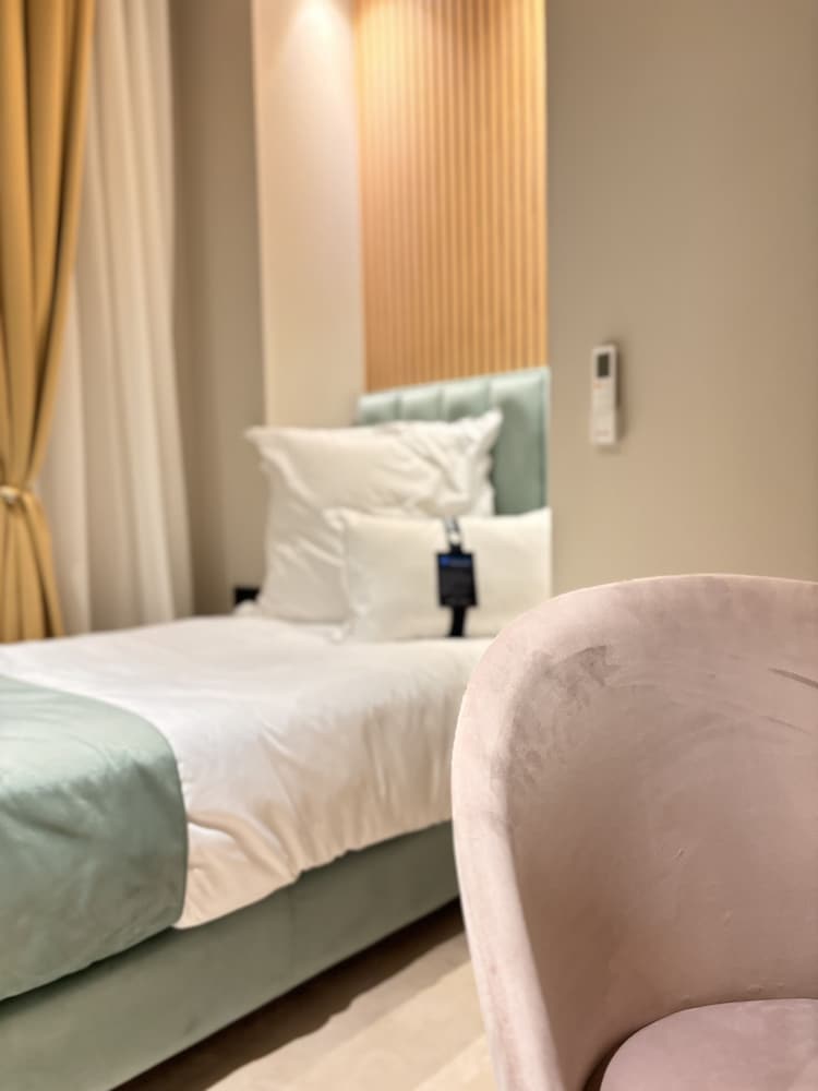 Luxury Single Room, City View photo 1