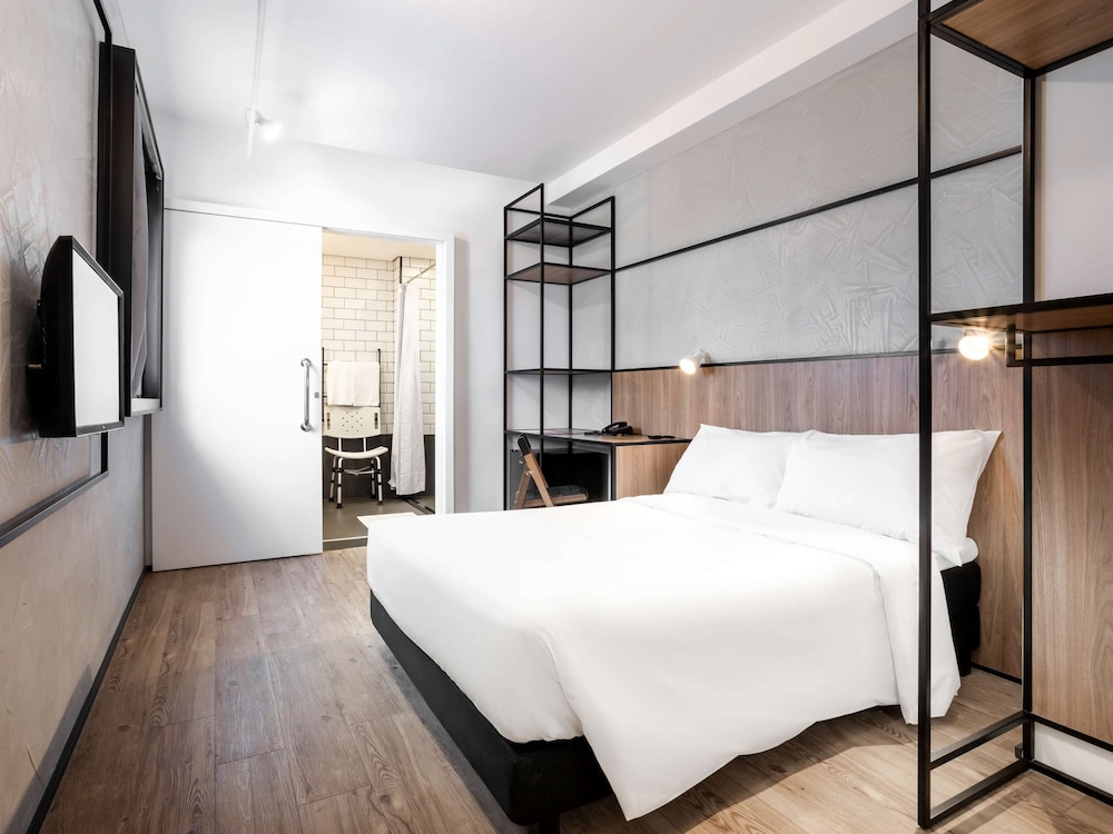 Standard Room, 1 Double Bed, Accessible (Accessible) - Photo 5