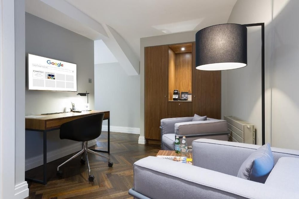Business Suite - Photo 5