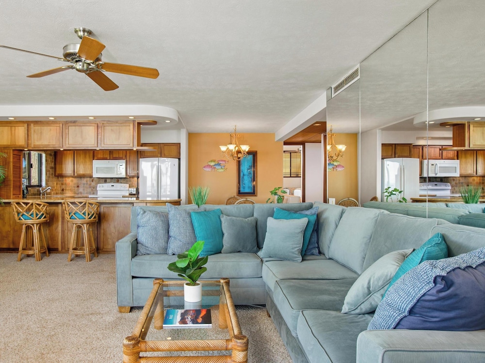 Condo, 2 Bedrooms, Oceanfront (508) photo 2