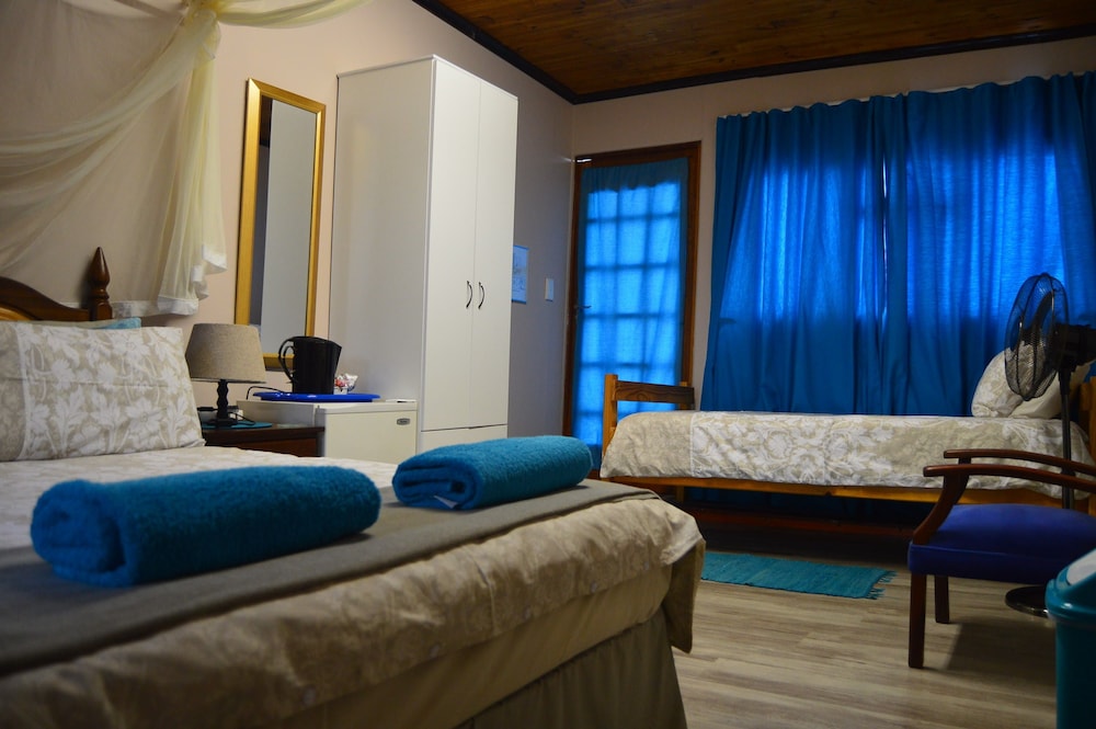 N2 triple room en suite photo 2