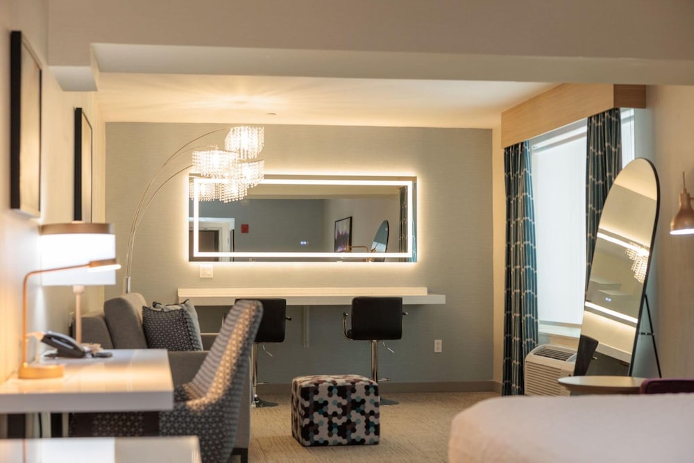 Deluxe Suite, 2 Queen Beds photo 1