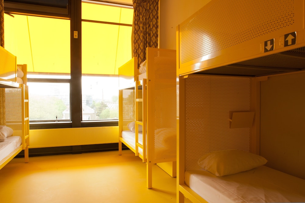 Shared Dormitory, Mixed Dorm (1 bed in 8 persons dorm) photo 1