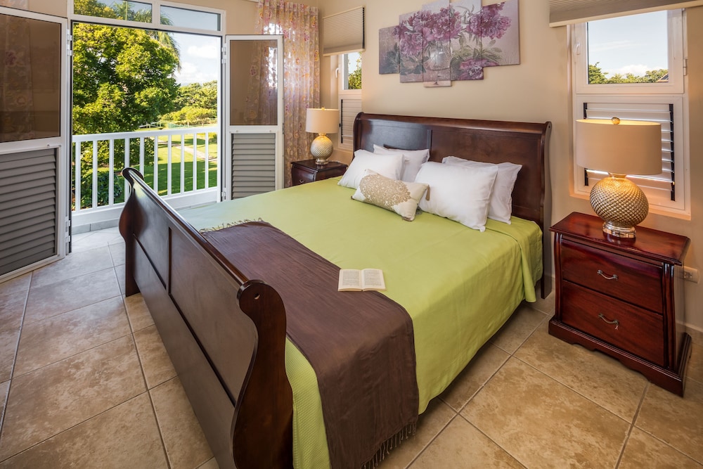 Elite Condo, 2 Bedrooms, Pool View photo 1