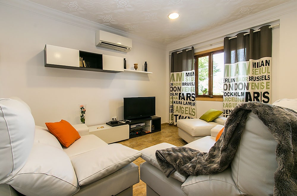 Family Apartment, 3 Bedrooms photo 2