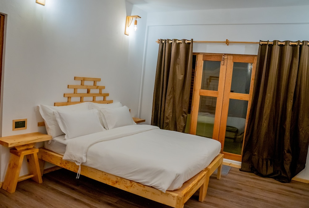 Deluxe Double or Twin Room photo 2
