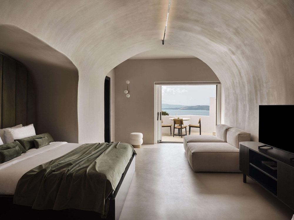 Two Bedroom Villa with Private Pool and Hot tub - Photo 3