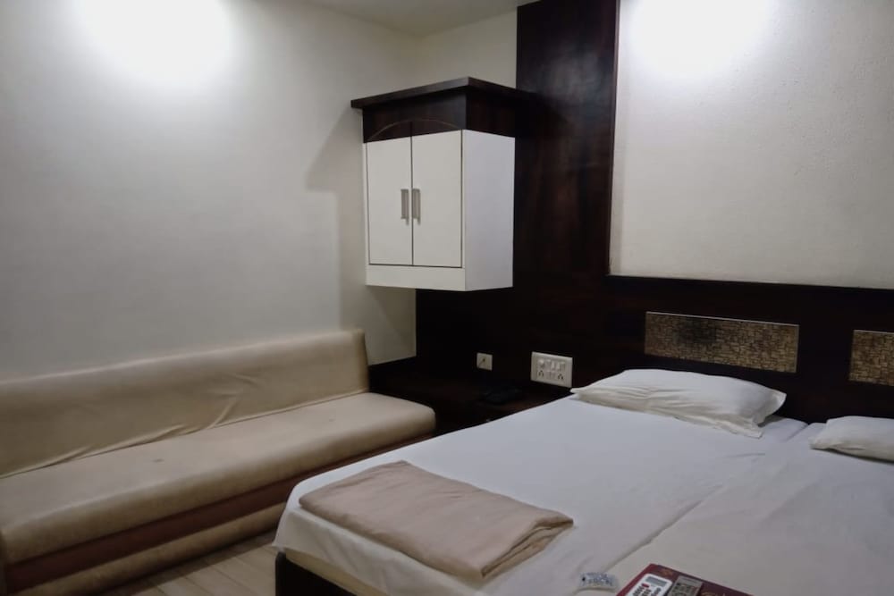 Deluxe Room - Photo 2