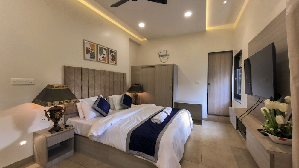 Premium Villa photo 3