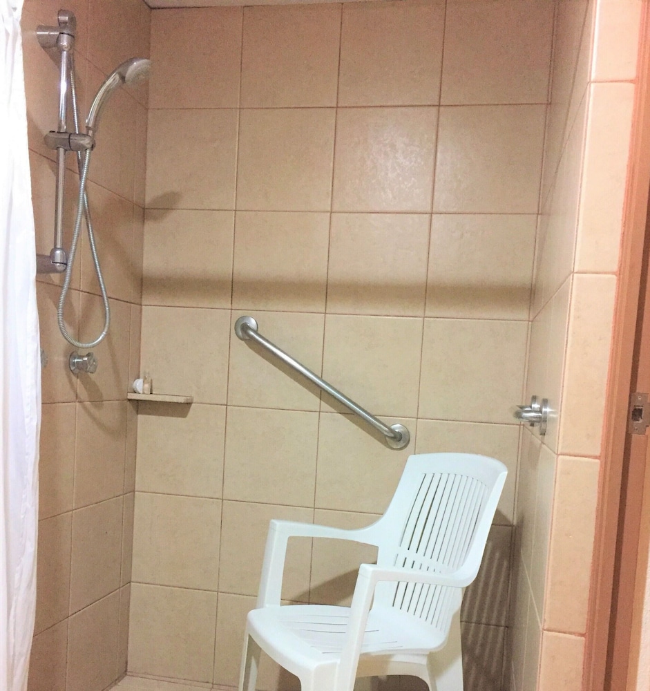 Basic Room, 2 Double Beds, Roll-in Shower, Ground Floor photo 1
